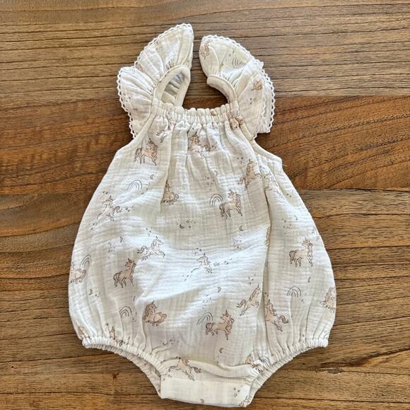 Quincy Mae Other - Quincy Mae Bonnie Romper Unicorns - Size 3-6m